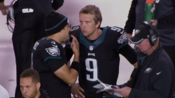 BleacherReport's tweet image. VIDEO: Mark Sanchez recommends Nick Foles tries the chicken tenders while on the sideline. ble.ac/11wG8JV