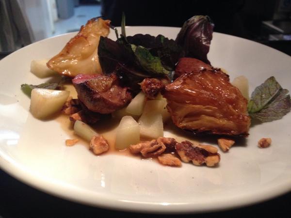 Carousel_LDN's tweet photo. Pigeon #main #carouselpresents http://t.co/56AY5NGN8j