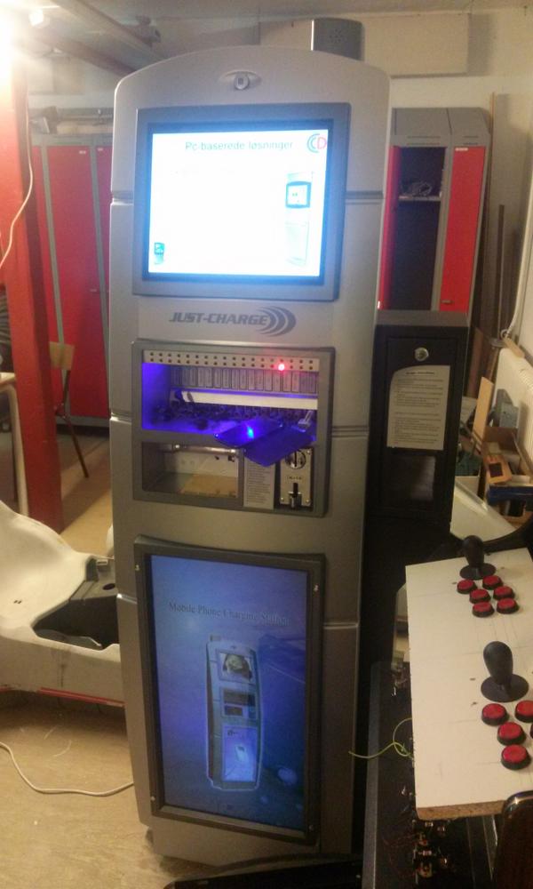hal9kdk's tweet photo. We just got a mobile phone charging station... http://t.co/FxeHo1e188