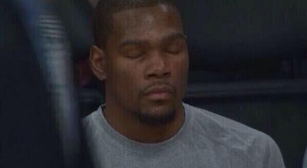 StumblerVideos's tweet photo. When the arugment is over and your mom just keeps on talking http://t.co/xKMvlFZljt