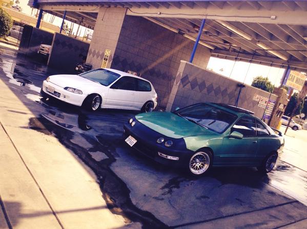 CaliNoah's tweet photo. Washing our baby's http://t.co/G8ujPhRoUa