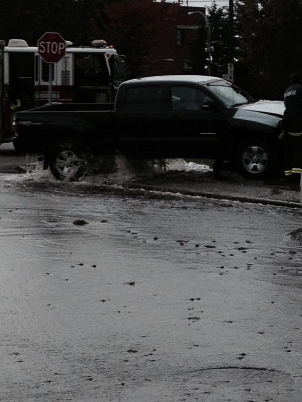 jasminehola's tweet photo. Truck hits and breaks a fire hydrant on Guelph and Kingsway @CBCVancouver @CTVVancouver @VancouverSun http://t.co/vckL6r5rvO