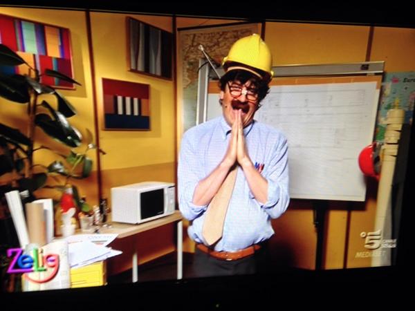 matteoremonato's tweet photo. #Ingegner #Cane a #Zelig!! #Spettacolare!! #MaiDire @FabioDeLuigi ora vogliamo #Guastardo #mediaset #Expo2015 http://t.co/hD5ZsK5hY0