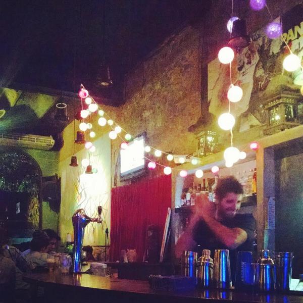 bruffinelli's tweet image. Acá actuamos hoy en Montevideo!!! #MessBar #standupcomedy