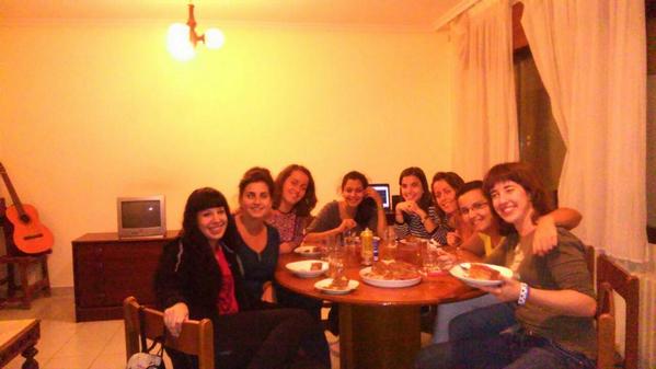 Laura_QNInvest's tweet photo. SORPRESÓN X MI CUMPLE, GRACIAS:@Ghiz17__ @Pilark93   @Morphine30mg  @Marta_Ssanchez @mariasanchez11 #Desi y #Marina http://t.co/K9v2vE7kMK