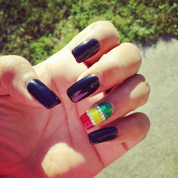 AsherrCole's tweet photo. I am so in love. 😍😍😍 #RastaNails💅 http://t.co/QNzfJ5rqay