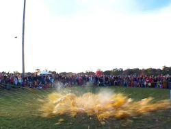 MeFeedia's tweet photo. Watch this MASSIVE pumpkin drop from a 100 ft. crane. http://t.co/BlzwA50dHH http://t.co/aFzKFm9nxu