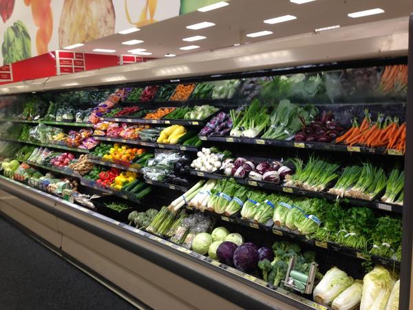 JEhlert1024's tweet photo. Bet you all thought this is Whole Foods... I don't think so. #drivingfoodsales #new1896 #freshnfull http://t.co/6nYtDzazHX