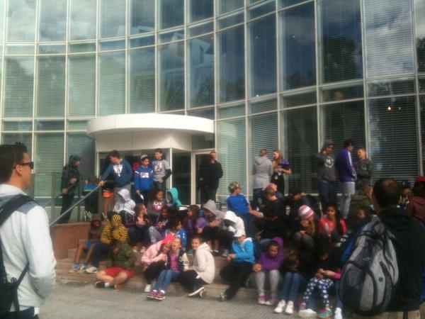 SJSyr6's tweet photo. Waiting to head into #questacon #s3can2014 http://t.co/ESWOGdIyC1