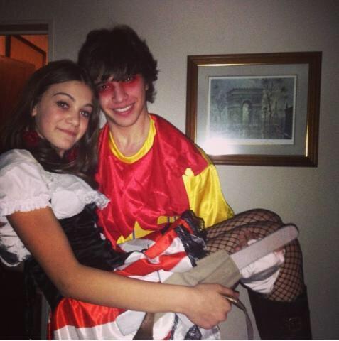 CaroD_FDL's tweet photo. @JulianFDL Shuleee Felizz cumpleañosss✌️Gracias por todo feo,sos todo, bueno nada,te amo tarado http://t.co/U7kiMZiYzH
