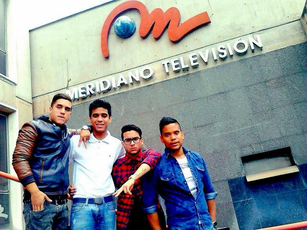 carlosboscaan's tweet photo. Hoy en @MeridianoTV .... @AunoOficial @juanfran_auno @erik_Auno @Carlos_Auno http://t.co/tNFGEaQTnH