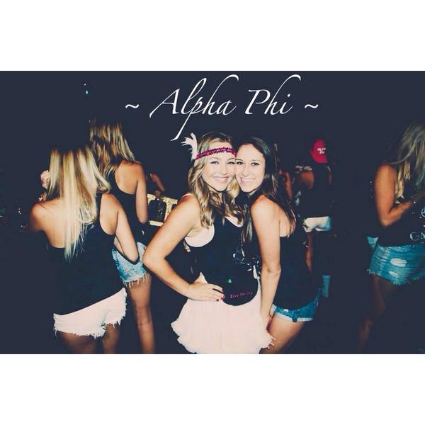 CalPolyAlphaPhi's tweet image. Throwback to bid night! We can't wait to hang out with all of our new members at the pumpkin patch on Saturday! 🎃🍁