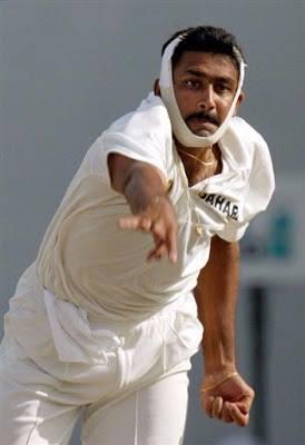 Happy birthday Anil Kumble. Remember when he bowled 14 successive overs despite a broken jaw?  