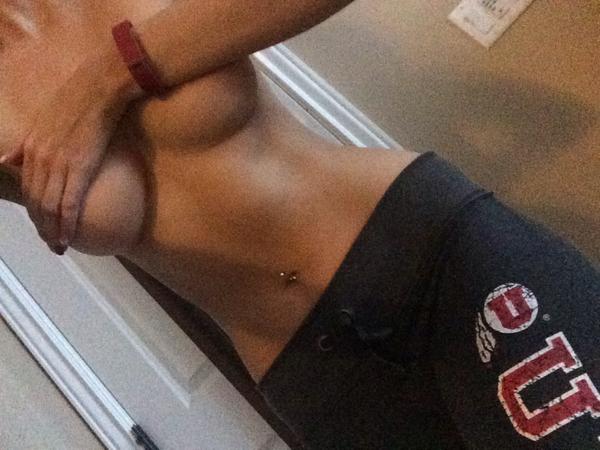 UteFanChristina's tweet photo. One more... For luck @UUBoobs http://t.co/byAjHVT4fh