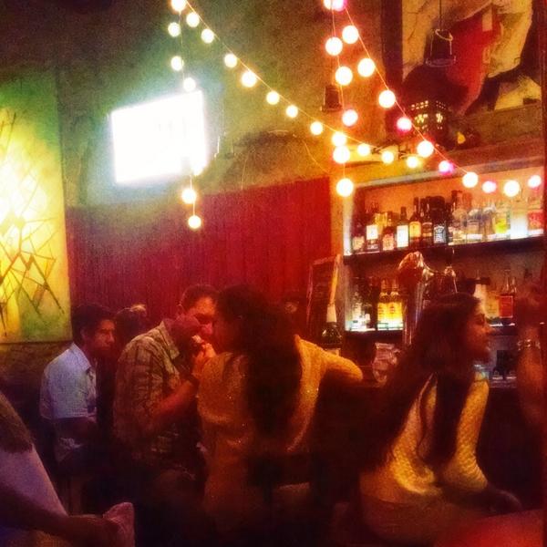 bruffinelli's tweet image. Ya estamos con @clubdecomedia en #MessBar para el Sindicato Uruguayo de Stand Up. Partimos en 10.