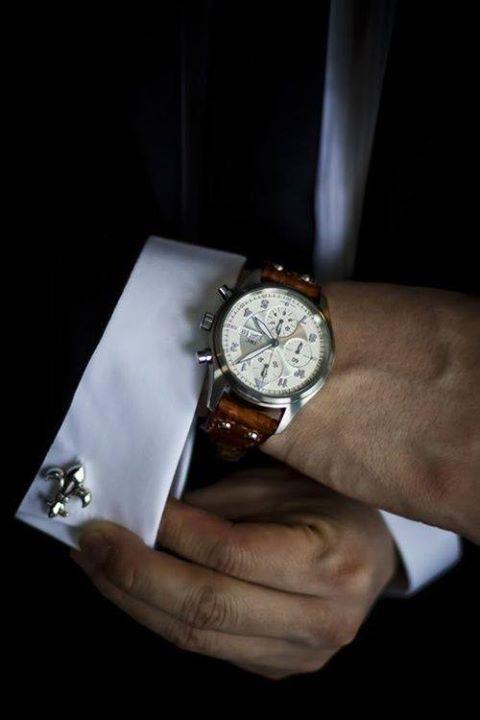 allaboutdesimen's tweet photo. We all need a brown strap watch. Period. http://t.co/8Ce3zZQTUf http://t.co/Y5i192JCqy http://t.co/7eHkdtbTp4