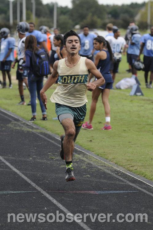 PHOTO GALLERY: #TwoRivers3A cross country championships newsobserver.com/2014/10/16/423… 80 images