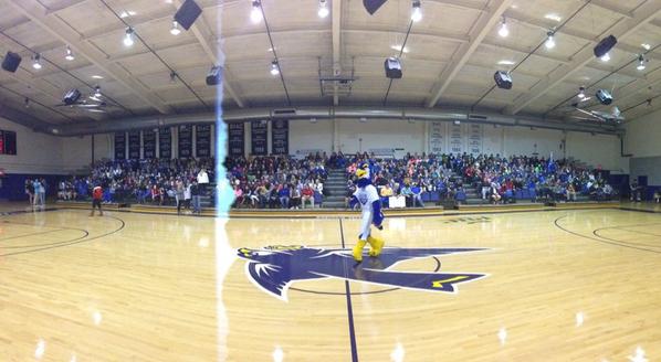 UNG_Nighthawks's tweet photo. Still 15 minutes away from the start of #MidnightHawkEm and the crowd is already huge. #stillgotroom #whereareyou http://t.co/K7lEilNaj7