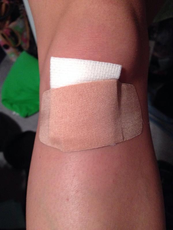 KristenD4dance's tweet photo. Life points go to @CarolynEnos for cleaning up and bandaging my bloody knee at dance tonight #TeamMedic #GoDanceTeam http://t.co/RE4pGDY7GW