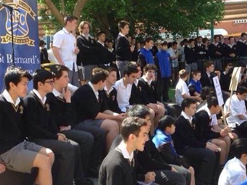 StudentsMAW's tweet photo. We are 100+ students in 30 Catholic schools doing #detentionfordetention #asylum #StudentsMakeAWay @ERAforChange http://t.co/PoKOaCnLNa