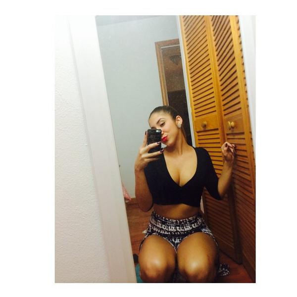 ingiggswetrust's tweet image. PRE BDAY SELFIE! #birthdayat12 #libralady #fwm 😘💛