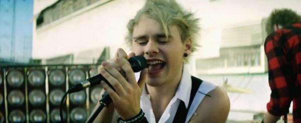 lwtcIean's tweet image. good night ily 💕 maybe ill finally wake up with a follow from my sunshine :)