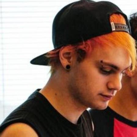 lwtcIean's tweet image. good night ily 💕 maybe ill finally wake up with a follow from my sunshine :)