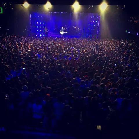 1mareviva's tweet photo. QUANDO ALGUÉM DIZER QUE NINGUÉM VAI NO SHOW DA FRESNO VOU MOSTRAR ESSA IMAGEM, SEM MAIS #15AnosDVDdaFresno http://t.co/zwjovKopgW