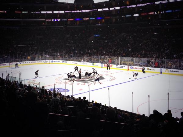 jameschai_'s tweet photo. Face off. Let's go Kings! http://t.co/enUeVoJETX