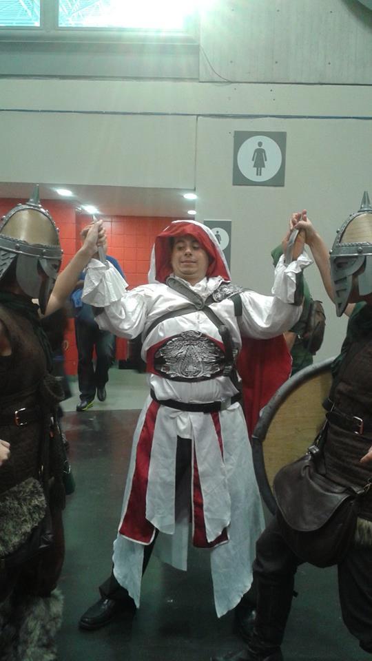AlexP255's tweet photo. @ElderScrolls Got caught trying to assassinate 2 guards in Markarth...#AssassinGraves #AssassinsCreed @NY_Comic_Con http://t.co/BovUZj4A6m