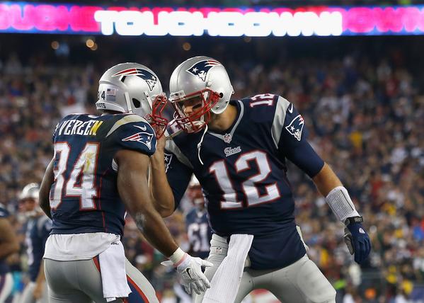ESPNNFL's tweet photo. Patriots defeat Jets on blocked FG.

Brady: 261 yds, 3 TD
Vereen: 118 total yds, 2 TD

http://t.co/Ado7leR8IQ http://t.co/yEpforL4e8