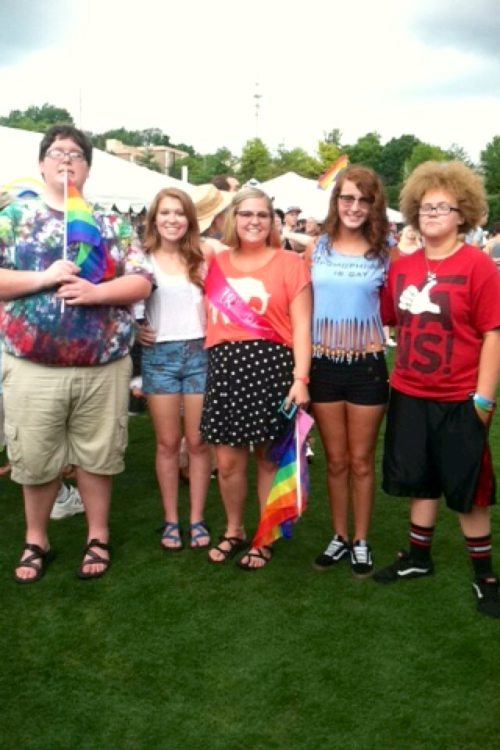 JoeGoyo's tweet photo. #tbt with the #squad @ELZEEEO @TeraseDickson @emfromknoxvill @katiluttrell_ #PrideFest2014 http://t.co/D1YvdeogTw