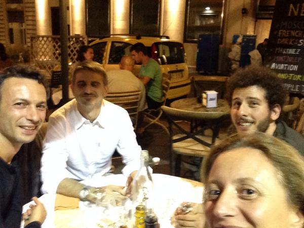 agaddone's tweet image. Briefing per #CoderCamera e #CoderMiur...pizza da champion ;) waiting for @CoderDojoItalia @BaStraNo   @catemoscetti