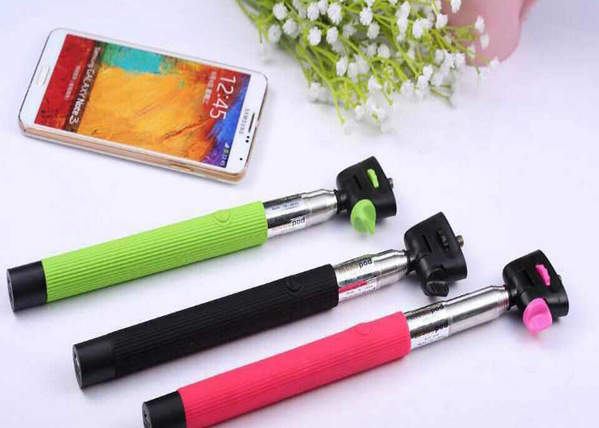 polidhouse's tweet photo. Bikin foto #selfie dan #narsis dgn #tongsis bluetooth IDR Rp 195.000,- Cek yuk http://t.co/TPIQ3z2BsZ http://t.co/8pILb5azqt