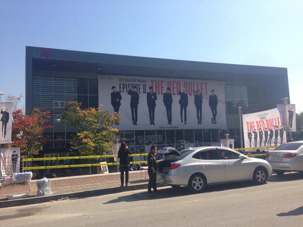 bts_jp's tweet photo. 【訳@bts_bighit】 [#1stBTSconcert]
今日から3日間行われる防弾少年団の初コンサートで楽しむ準備できましたか?コンサートの期待と感想を(#방탄콘서트)のハッシュタグと一緒にやみくもにつぶやいてください!^ㅁ^ http://t.co/uUN2T5RQYm