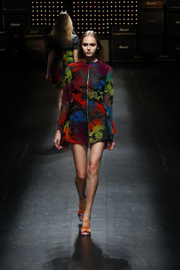 wwd_jp's tweet photo. 「ハウスオブホランド」2015年春夏東京・コレクション 全ルック http://t.co/znC1cv1Twd #MBFTW #houseofholland http://t.co/nuhY487OB0