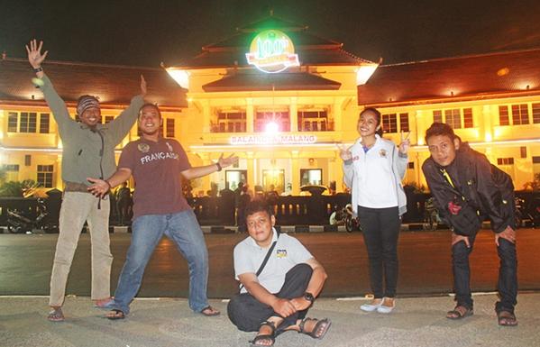 juztfirmhang tweet picture