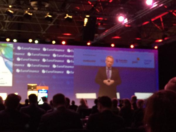 PiaNazareno's tweet photo. Digital is turning banking architecture on its head. #efbud #powerfulideasinaction @Chris_Skinner http://t.co/j7IhejZhEZ