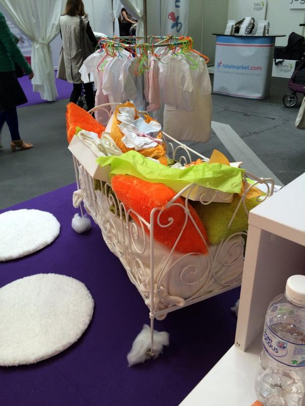 Le salon a ouvert depuis une heure et déjà beaucoup de monde