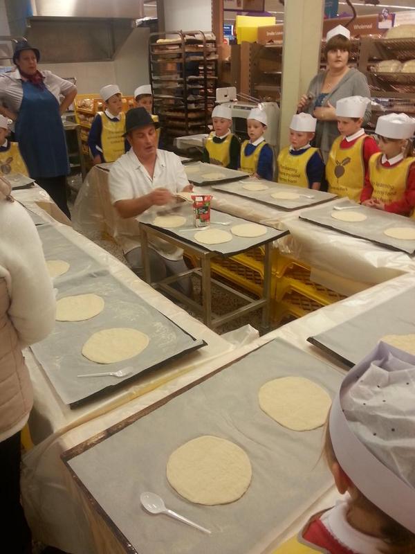 LucyHardon's tweet image. #farmtofork #bakery#calzonepizza @glowrey5 @johnlorimer5 @HiddlestonK @shirl200 @EatHappyProject