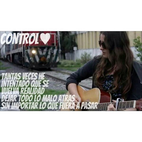 VanessaZFans's tweet photo. Esta noche, les dejamos #Control ❤️
Nuevo sencillo de @vanezamoraa  👏😍
#Hastalafantasía http://t.co/KO8d4t9V85