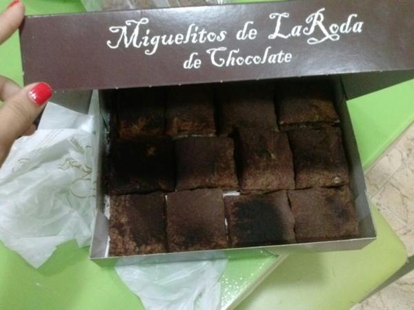 AliiSotoPerez's tweet photo. Miguelitos para desayunaaaaar!!!! Tengo al mejor 😻 @sergiofhs http://t.co/ykgrbdNtll