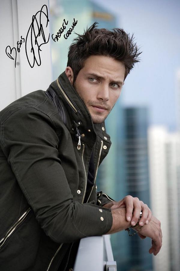 GuateMagazine's tweet photo. Cual es su canción favorito de @gabrielcoronel ? #Coronelitas #Coronelitos recomendacion? @luisluyando @labullaPR http://t.co/CxyjGCQsmr