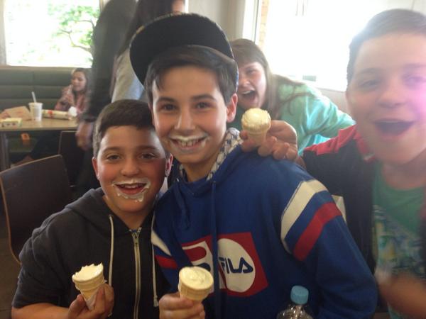 SJSyr62014's tweet photo. McHappy faces! #maccas #icecreamface #s3can2014 http://t.co/YrAd1GA8P7