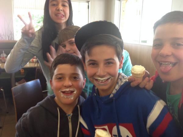 SJSyr62014's tweet photo. McHappy faces! #maccas #icecreamface #s3can2014 http://t.co/YrAd1GA8P7