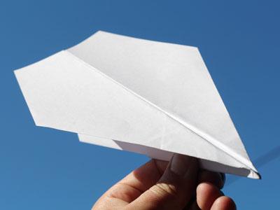 _smithjournal's tweet photo. How to build the world's best paper plane.
http://t.co/3DEv63DTyC http://t.co/p9Rgxo8h4J