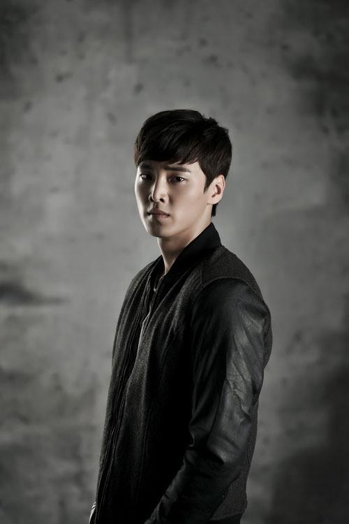 fantagiogroup's tweet photo. MBC '오만과 편견' 인물관계도와 이태환의 캐릭터컷 공개! 묘한 슬픔을 표현해 드라마에 대한 기대감을 더하고 있네요♥ 10월27일 '오만과 편견' 첫방송 기대해주세요! http://t.co/0dfoaxoMtx http://t.co/4iknYtqvRD