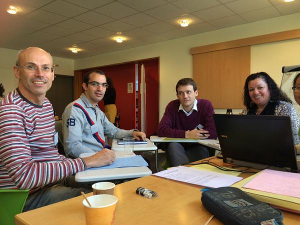 sophie2ze's tweet photo. Les http://t.co/tgcrpmUfQe débarque à Grenoble #openedudays brainstorming haut en couleur intelligence collective http://t.co/RNyk15eGl2