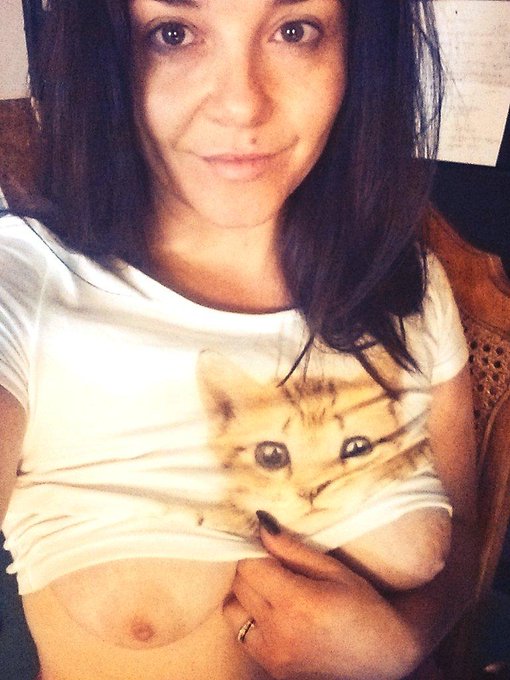 6k followers - why thank you! Here's some #boobs &amp; #pussy for my @twitter kittens XO <3 You! #nomakeup<a href="/tag/boobs"class="tags">#boobs</a><a href="/tag/nomakeup"class="tags"><span>#nomakeup</span></a><a href="/tag/pussy"class="tags"><span>#pussy</span></a>