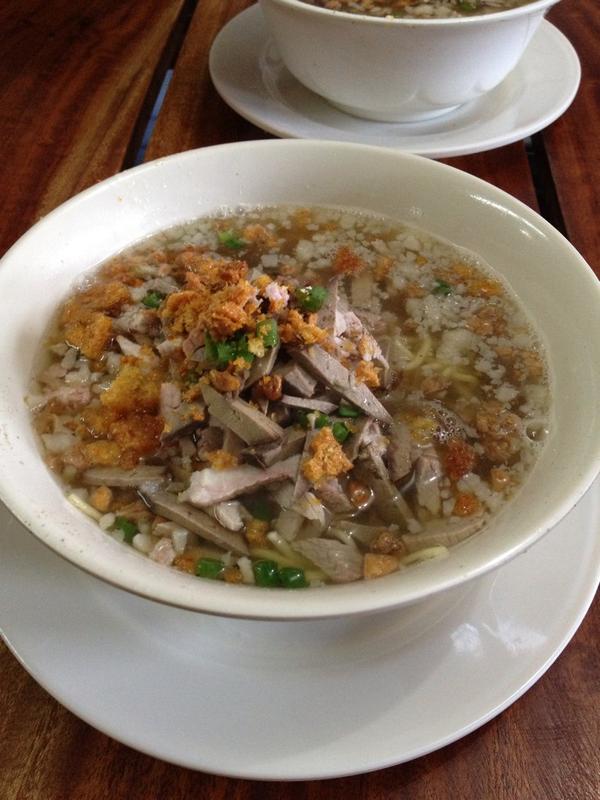 DuneGlam's tweet image. Batchoy ba kamo? #Lapaz #Netong's